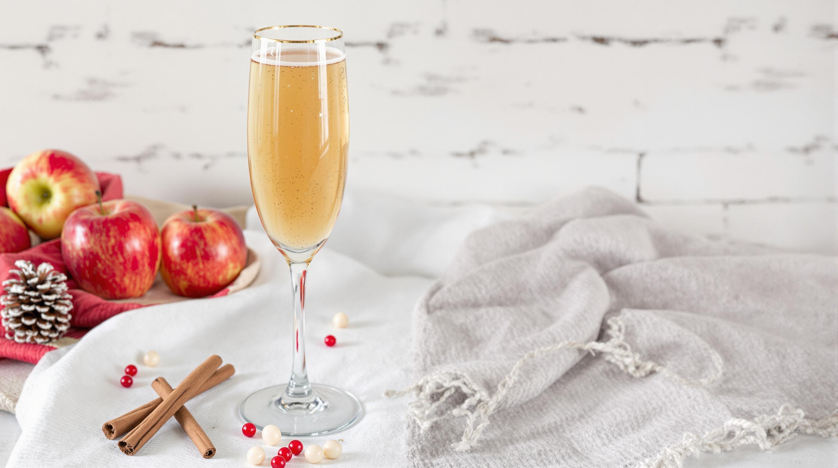 Cinnamon Apple Cider Mimosa